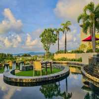 โรงแรมภูเก็ต สวยอลังการ กลิ่นอายสถาปัตยกรรมสุโขทัย