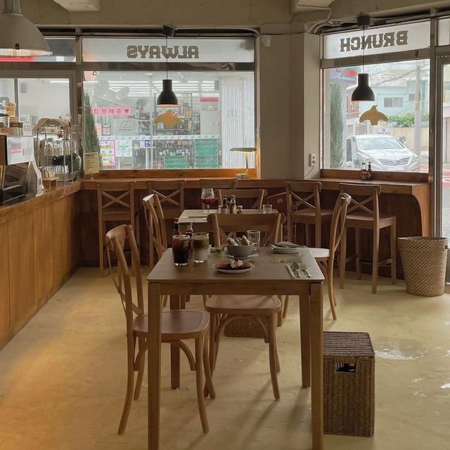 Lazybirdclub 咖啡店：舒適環境、美味鬆餅和香濃咖啡
