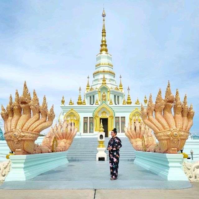 พระมหาเจดีย์วัดแสนสุข