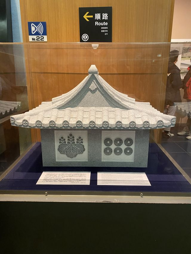 黄金きらきら大阪城天守閣