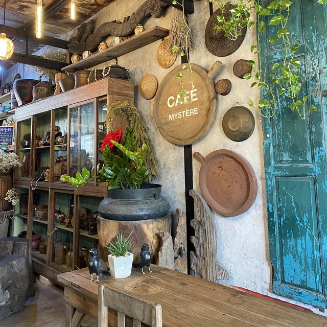 Café mystère คาเฟ่มิสแตร์ (ร้านกาแฟ)