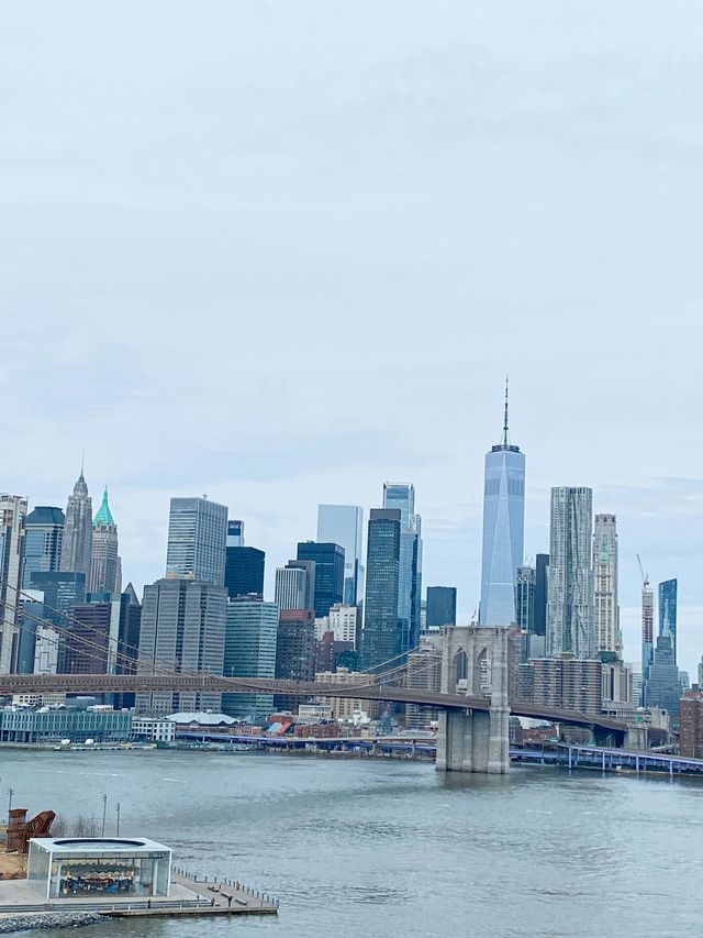 We walked across the iconic Brooklyn Bridge! 