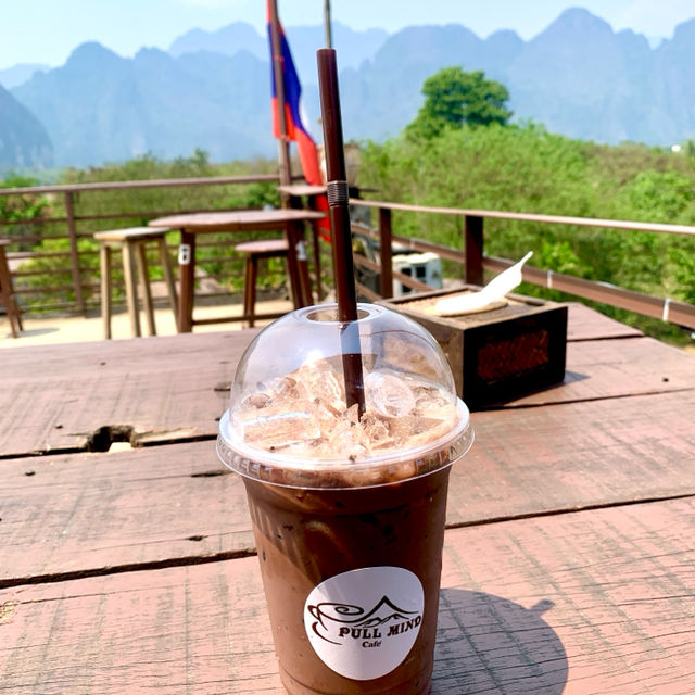 ​ตามล่าหาพูม่าย ຄາເຟ່​ @วังเวียง