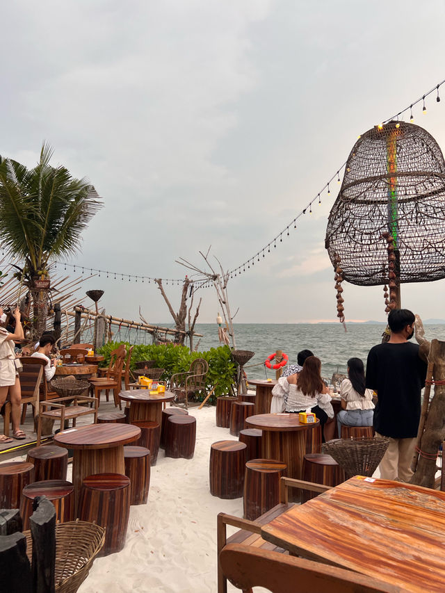 คาเฟ่ริมทะเลบางแสน laguna cafe ✨🌴🌊