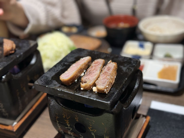 CoStudio | 牛かつもと村 西新宿店 - 濃厚な牛かつの味わい🥩🍴