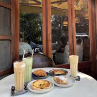 คาเฟ่สไตล์ฝรั่งเศสที่หลวงพระบาง
