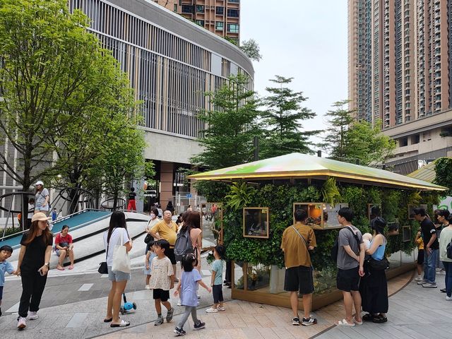 「YOHO MALL 形點| Yuen Long」：七彩繽紛型格夜燈，天氣清爽適合拍照