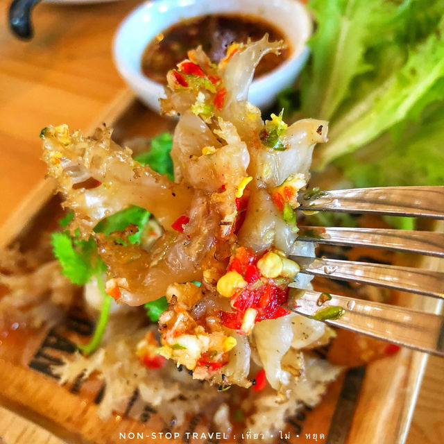 ร้านอาหารบรรยากาศร่มรื่น เหมือนทานข้าวอยู่ที่บ้าน