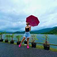 ฝนมาแล้ว บูทกับร่มพร้อมมมมค่ะ