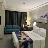 Convenience Meets Comfort Near the Airport ✈️🌆