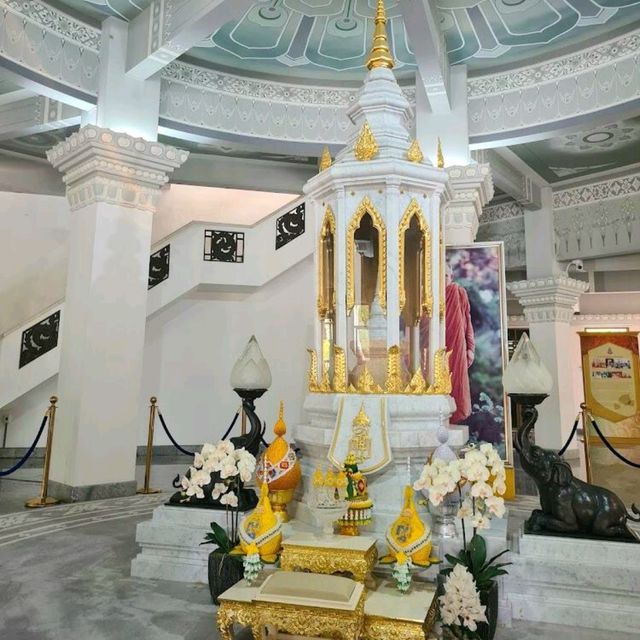 Wat Yan Nasangwararam Woramahawihan