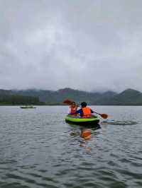 พายเรือ ทะเลสาบแถวราชบุรี