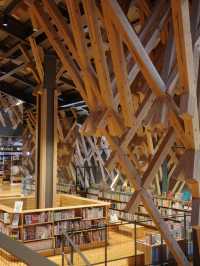 📍 雲の上の図書館/高知