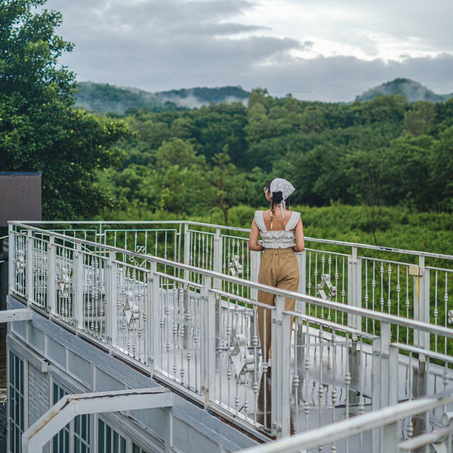 บ้านพักในจังหวัดเลย มีสระกว้างและอ่างจากุชซี่
