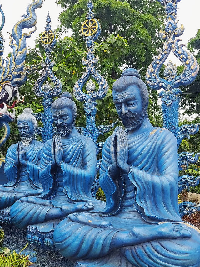 วัดร่องเสือเต้น วัดสีน้ำเงินแห่งเดียวในเชียงราย