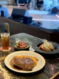  創新素食與經典肉食套餐