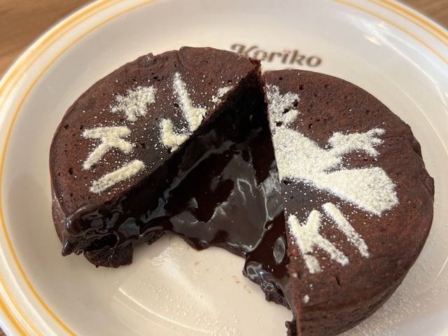 연남동 지브리 감성 카페, 대형 카페, 디저트 맛집