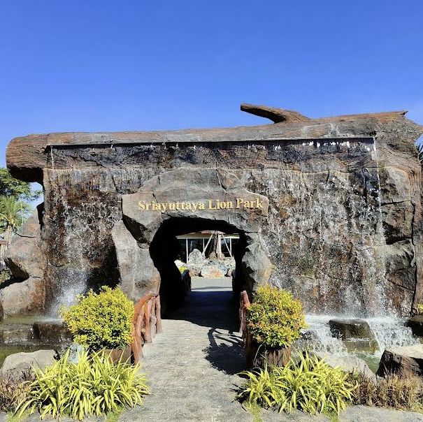 Sriayuthaya Lion Park 