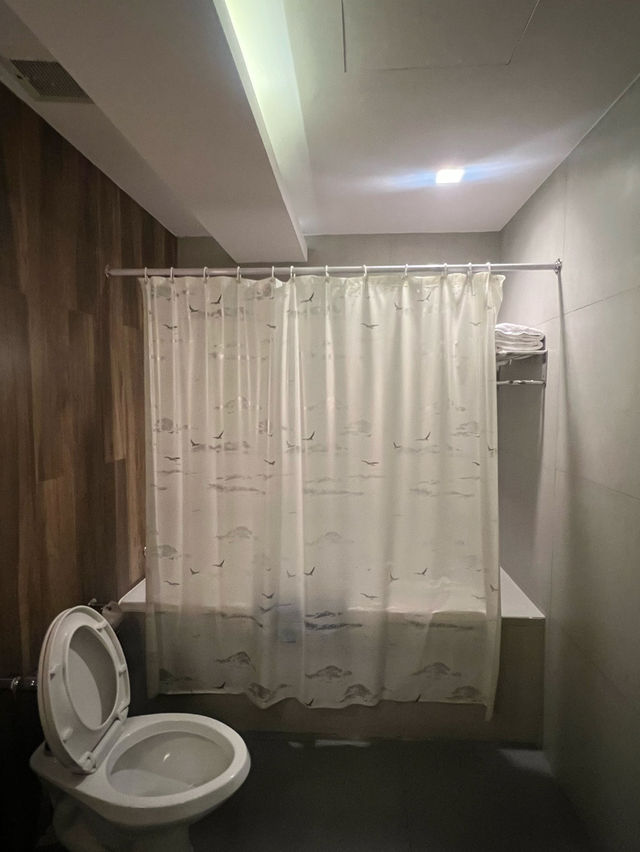 โรยัล รัตนโกสินทร์ ที่พักหลักร้อยใจกลางกรุงเทพ 🏨