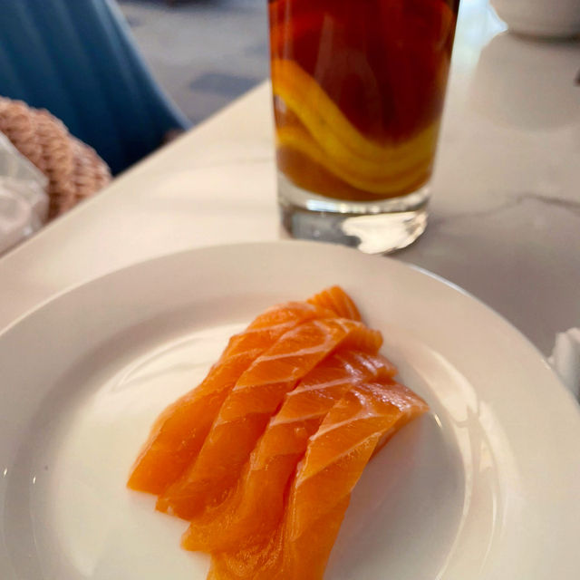 黃金海岸酒店自助餐：豐富美食，與朋友享受美食和閒聊