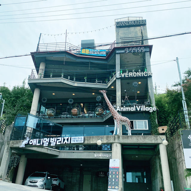 路上的人呢？清州壽岩谷壁畫村