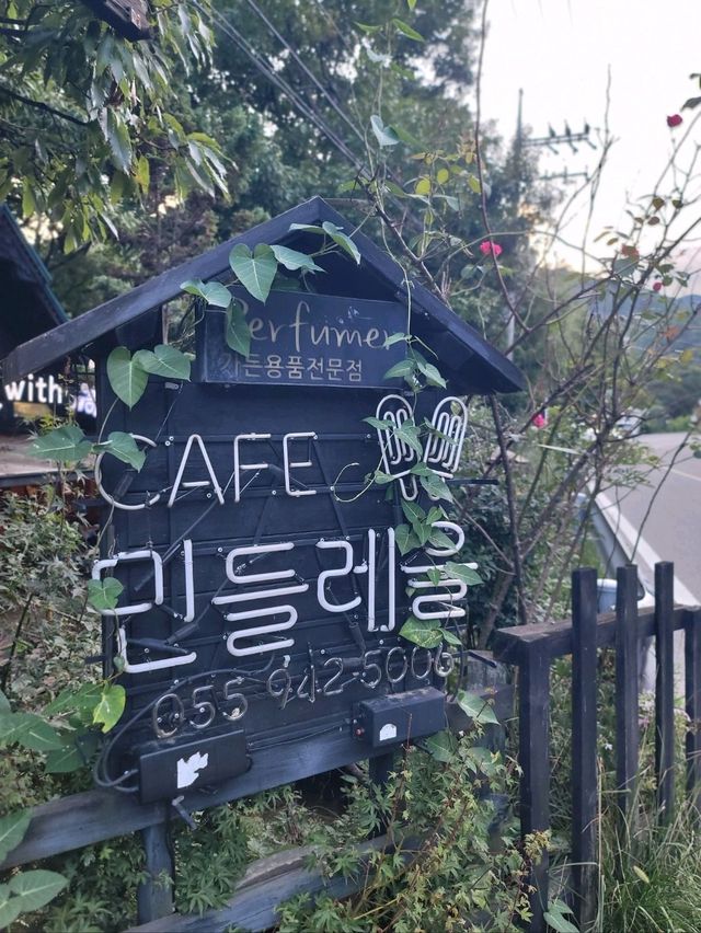계곡카페로 유명한 거창 민들레울💚