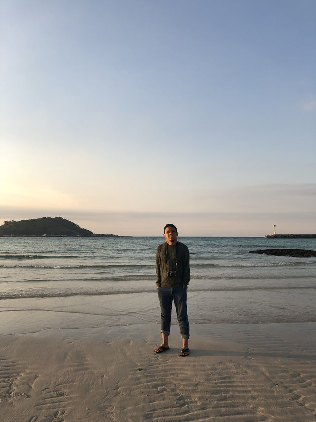 Sun, Sand, and Serenity: Discover Jeju’s Hyeopjae Beach 🇰🇷