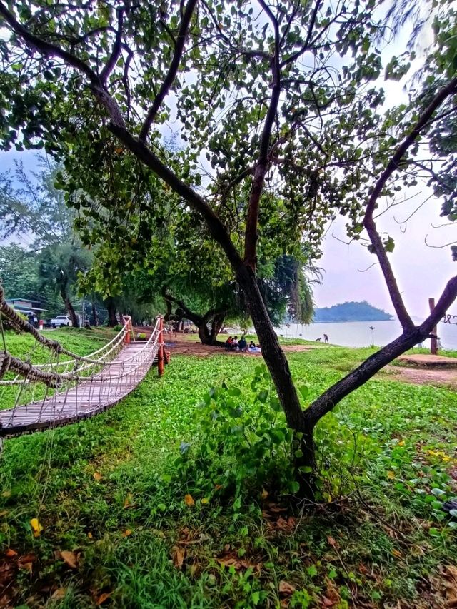 ชายหาดที่มีน้ำใสมาก