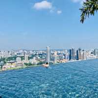 At the Top Infinity Pool of Marina Bay Sands 🇸🇬