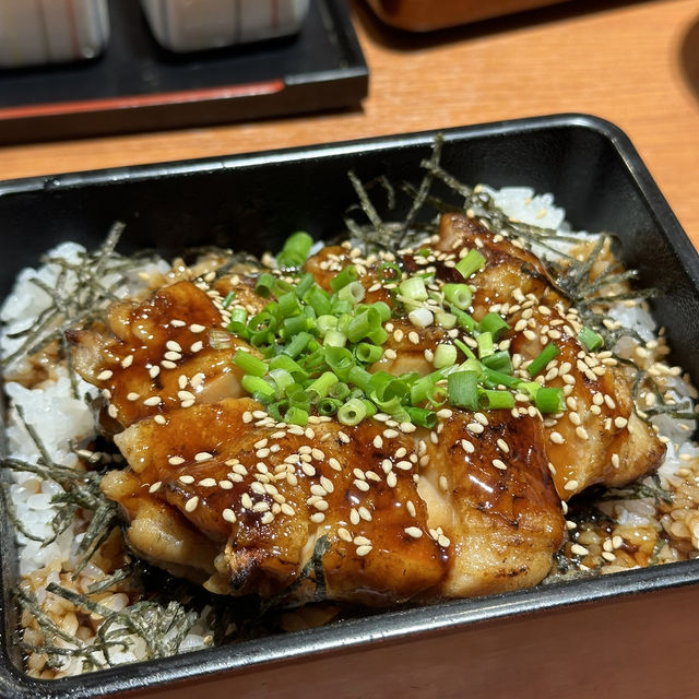 나리타 공항에서 맛보는 유명 장어덮밥