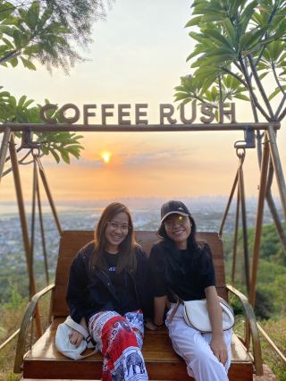 Coffee Rush with the gang 🇵🇭