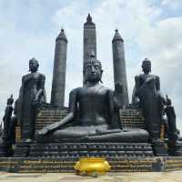 ไหว้พระชมพระพุทธรูปหินลาวา ที่วัดถ้ำกระบอก