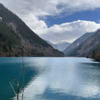 อุทยานแห่งชาติจิ่วจ้ายโกว (Jiuzhaigou) 🏞️