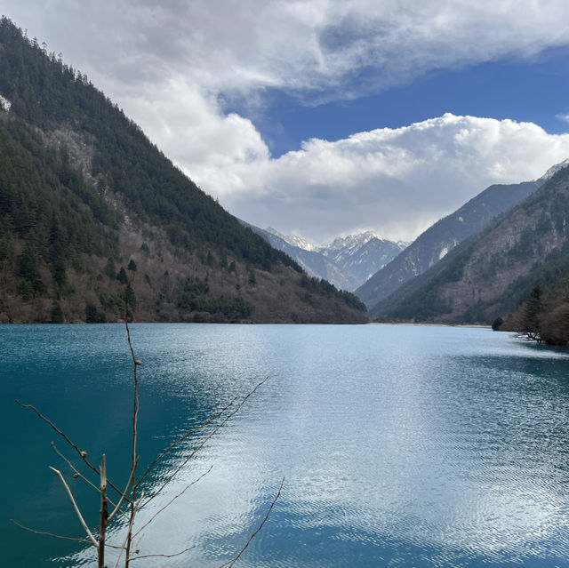 อุทยานแห่งชาติจิ่วจ้ายโกว (Jiuzhaigou) 🏞️