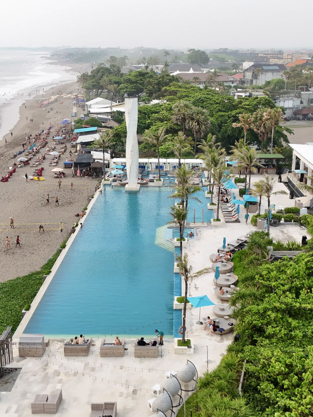 峇里 | canggu坐落沙灘旁酒店 超大個infinity pool!