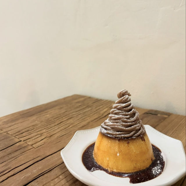 【韓国】プリンの上にたっぷりモンブランがのったデザートが美味しいカフェ