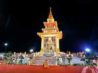 สักการะพระเขี้ยวแก้ว ณ ท้องสนามหลวง กรุงเทพ