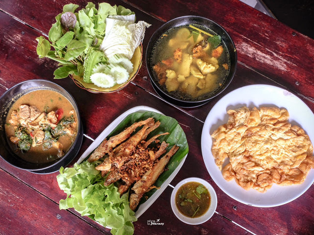 ทานอาหารใต้รสชาติดั้งเดิม ที่ร้านข้าวหอมระนอง