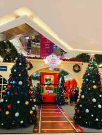 Christmas Vibes at Starling Mall