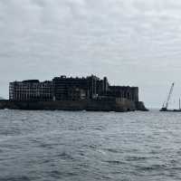 廢墟中的歷史沉重感：軍艦島