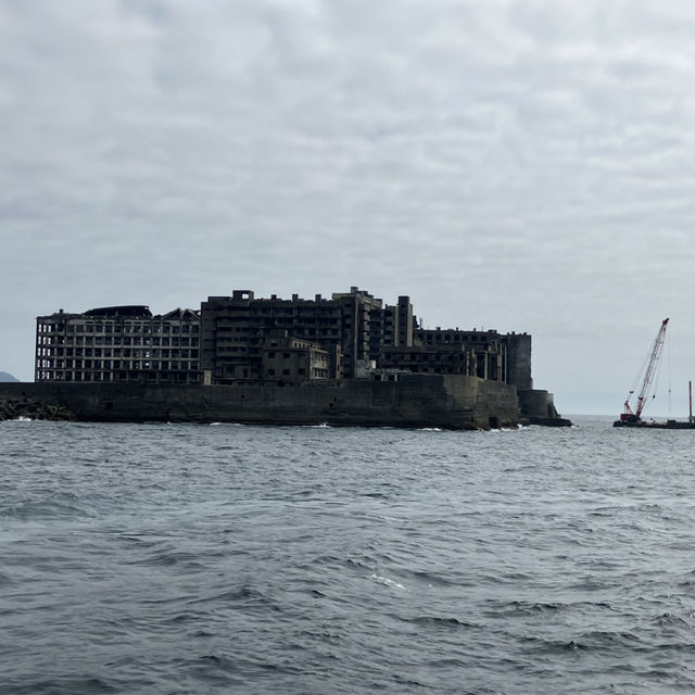 廢墟中的歷史沉重感：軍艦島
