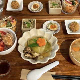 Lunch Plate with Carefully Selected Ingredients in Osaka