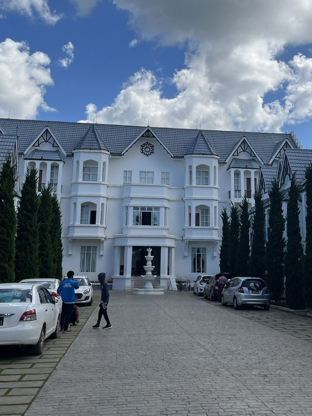 White House Hotel Pyin Oo Lwin 🤍