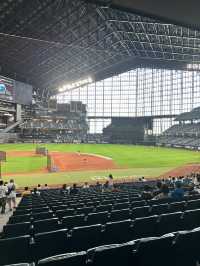 【北海道×3泊4日の旅】日本初の開閉式屋根のついた天然芝球場 日本ハムファイターズの本拠地