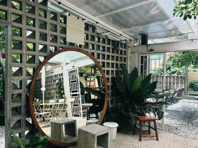 Altitude Cafe in Bang Phra