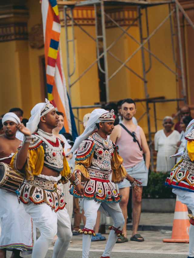 A Day on the Streets of Colombo: Color, Chaos, and Conversations