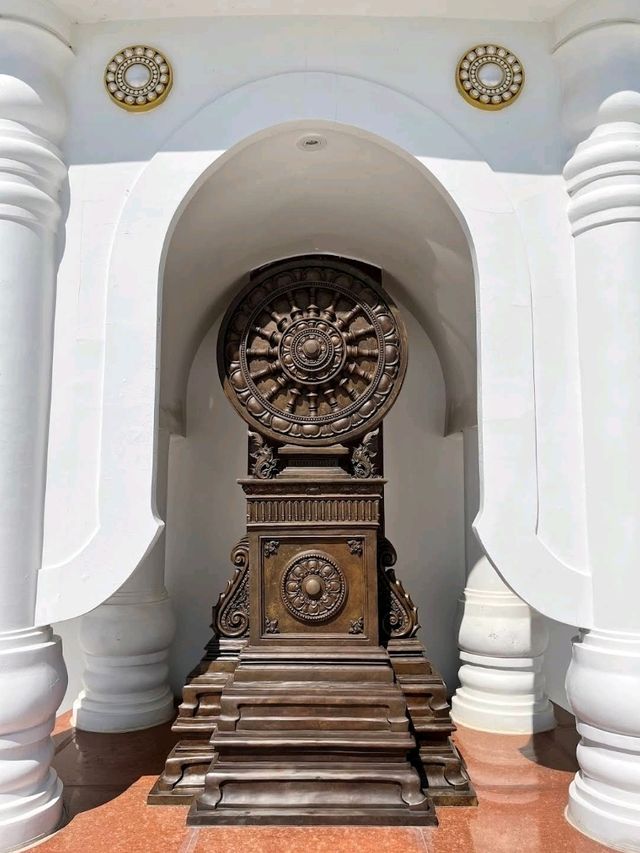 วัดแสงธรรม   วังเขาเขียว