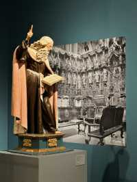 Witness how arts in Granada transition from Moorish to Christian