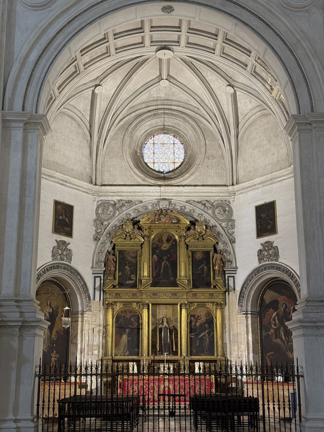 Arches: the one common thing that is never absent in cathedral