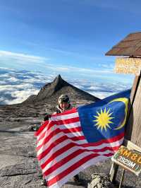 まるで異世界東南アジア最高峰のキナバル山！